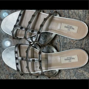 Valentino Garavani Rockstud cage flats sandals Gold